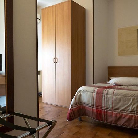 Hotel La Vela Castelnuovo Rangone エクステリア 写真