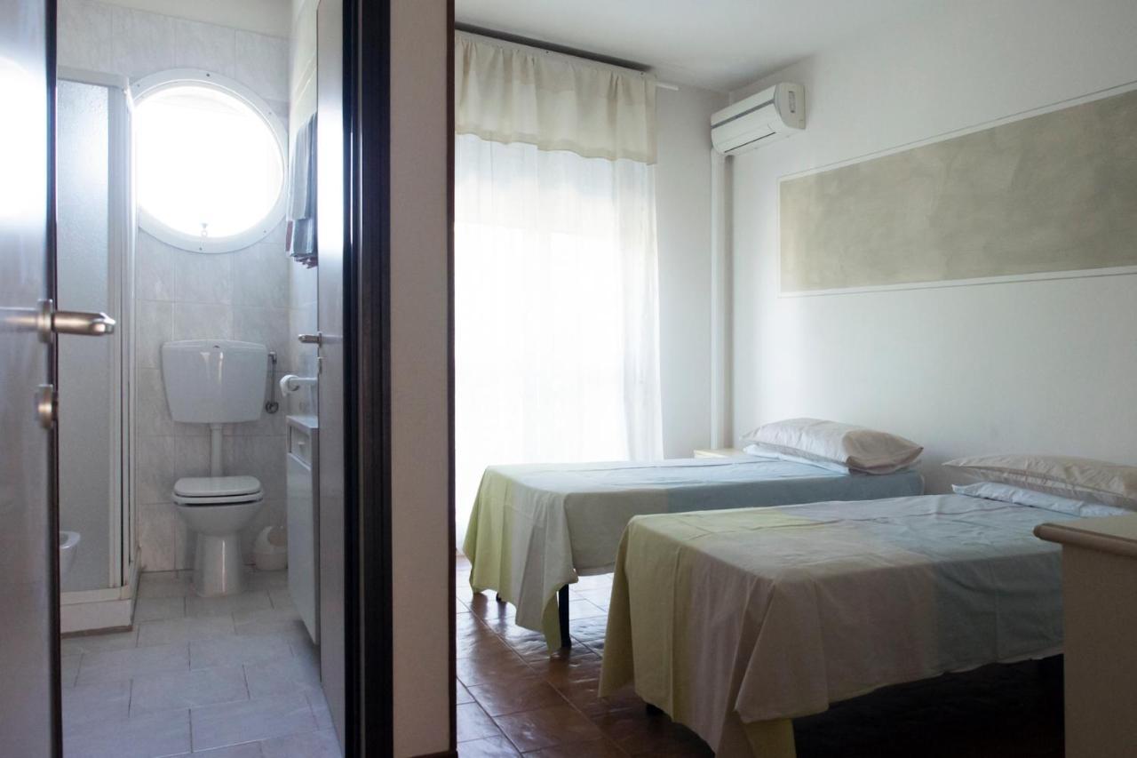 Hotel La Vela Castelnuovo Rangone エクステリア 写真