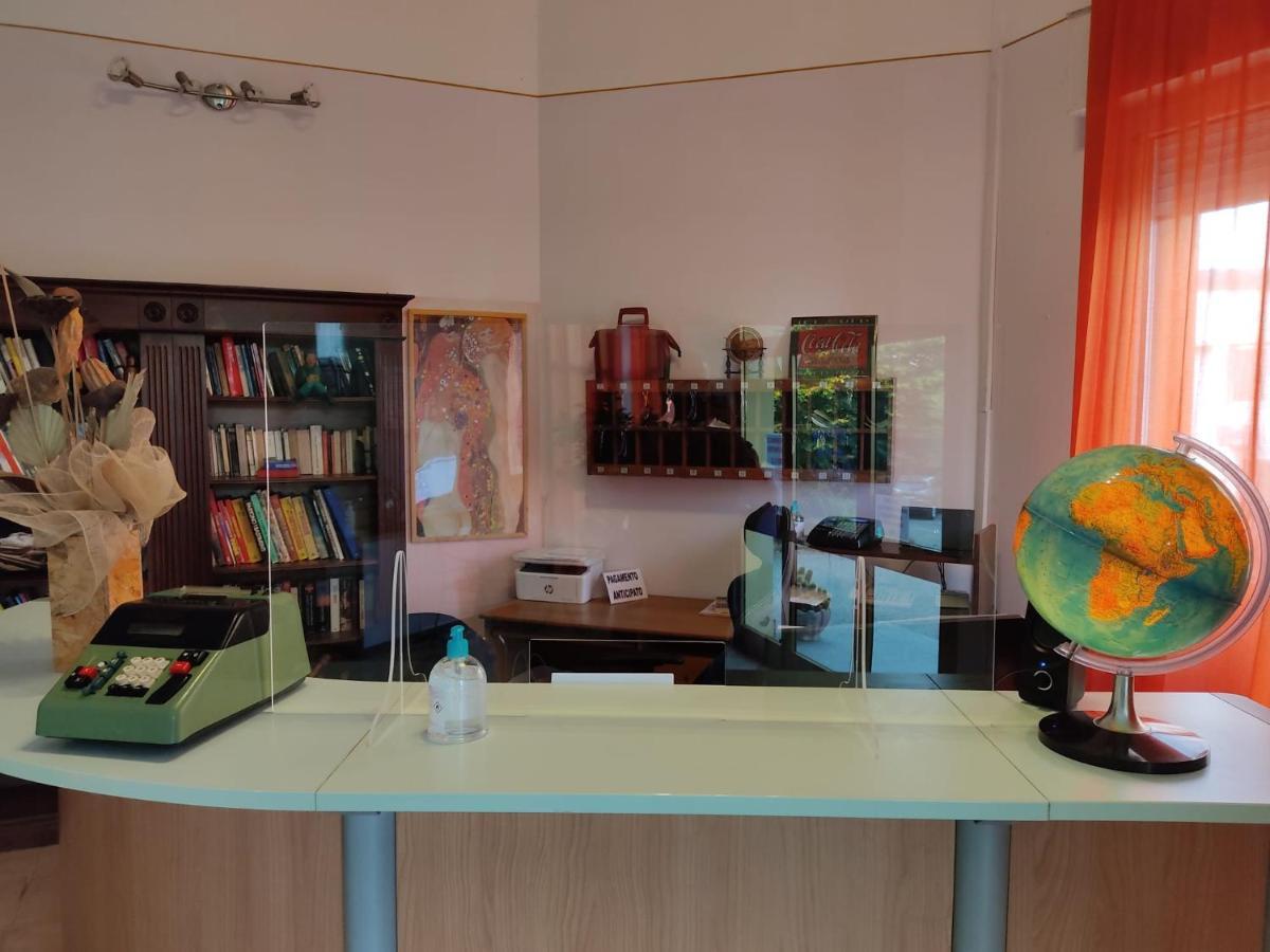 Hotel La Vela Castelnuovo Rangone エクステリア 写真