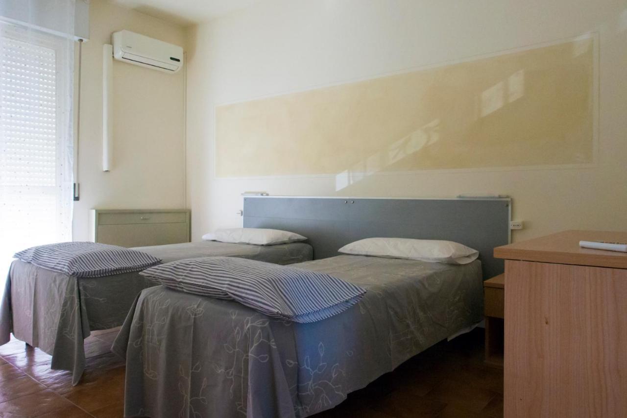 Hotel La Vela Castelnuovo Rangone エクステリア 写真
