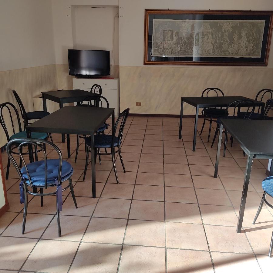 Hotel La Vela Castelnuovo Rangone エクステリア 写真