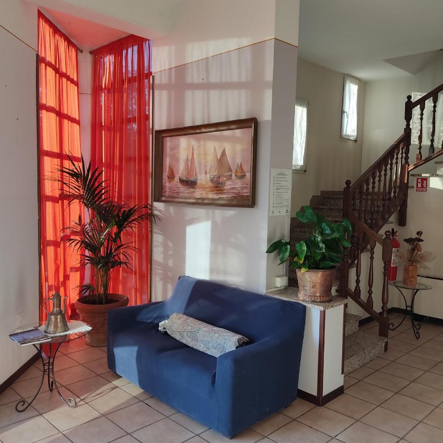 Hotel La Vela Castelnuovo Rangone エクステリア 写真