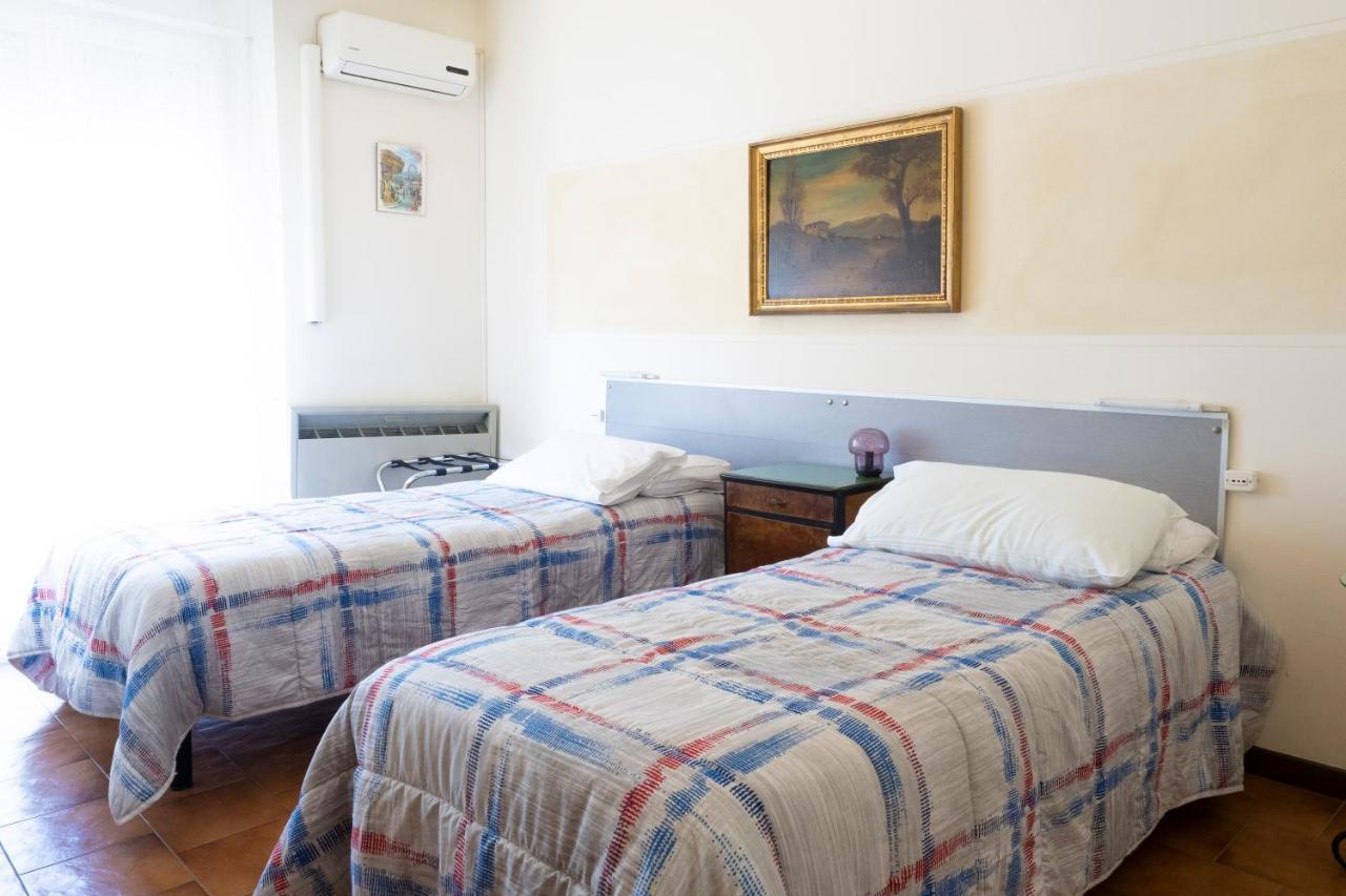 Hotel La Vela Castelnuovo Rangone エクステリア 写真