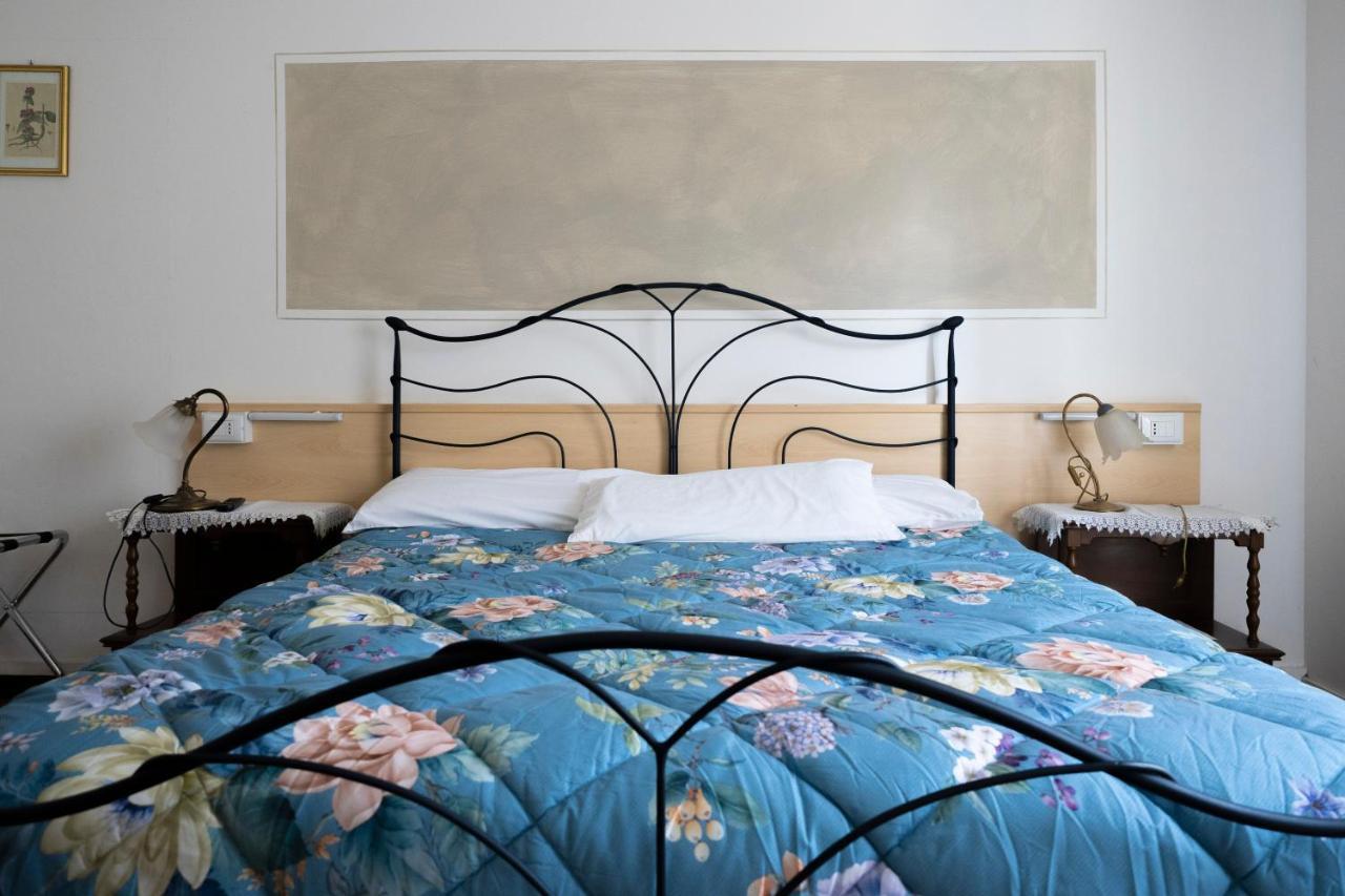 Hotel La Vela Castelnuovo Rangone エクステリア 写真